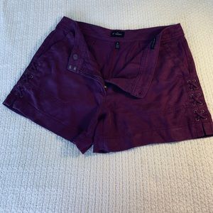 Side lace shorts